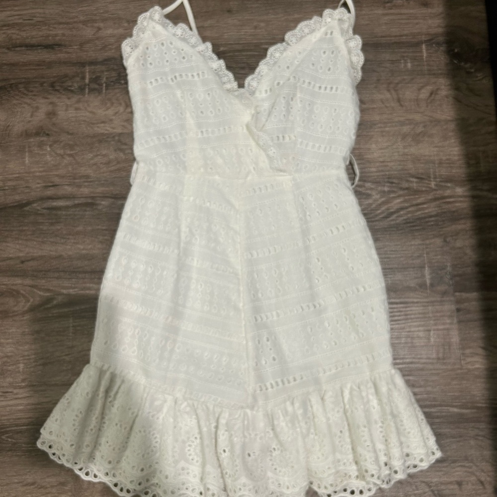 Elegant White Lace Mini Dress